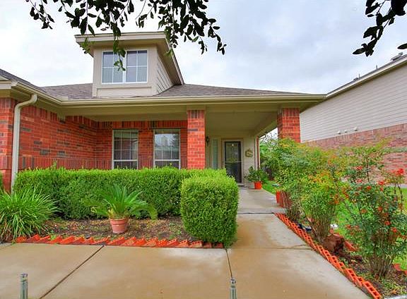 3rd image of 20617 Farm Pond Ln