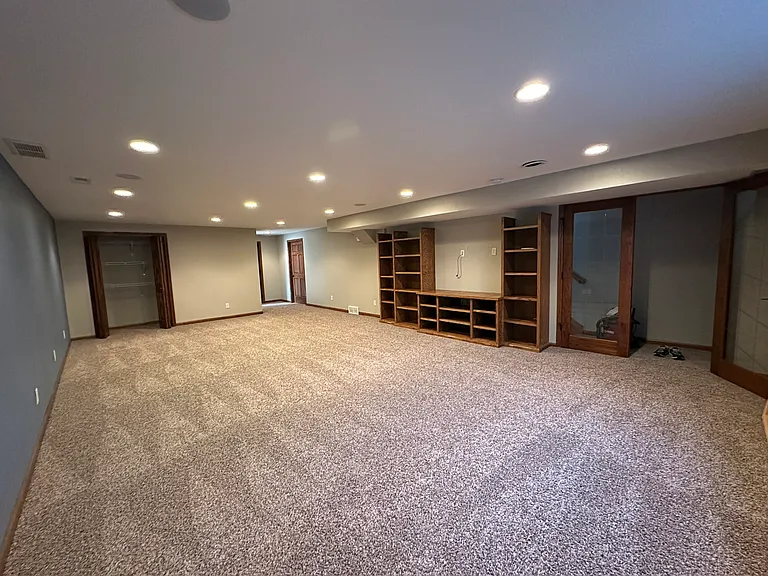 585 SE Crabapple Dr — Photo 15