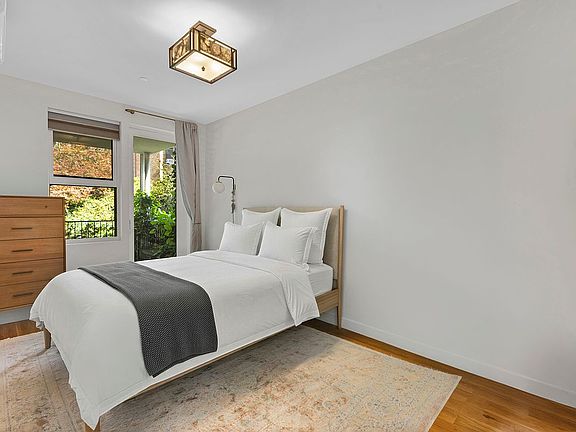 4th image of 289 13th St APT 2R