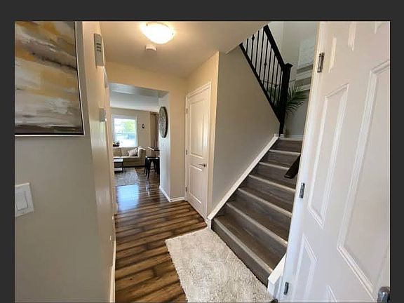 2nd image of 615 Lynd Cres #201