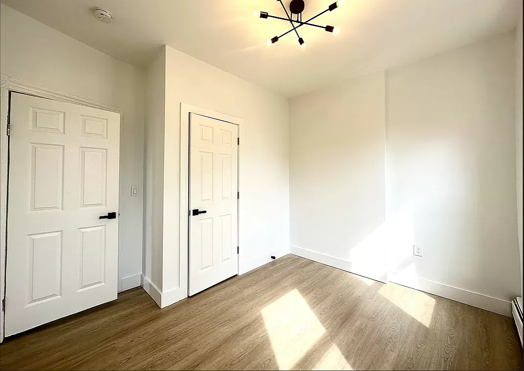 2 bed, 750 sqft, $2,100 — Photo 3