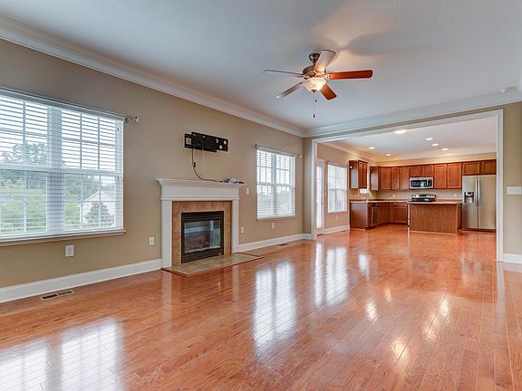 2nd image of 3018 Maple Knot Ln