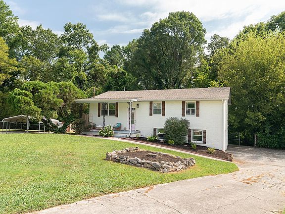 2nd image of 1816 Woodhaven Dr