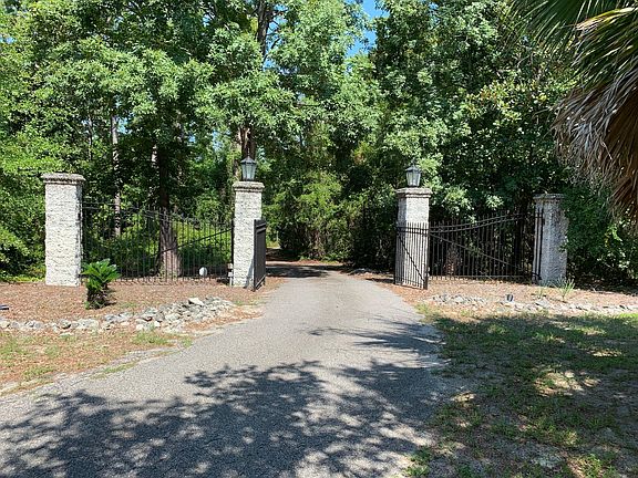 4th image of 728 Jacobs Creek Ln