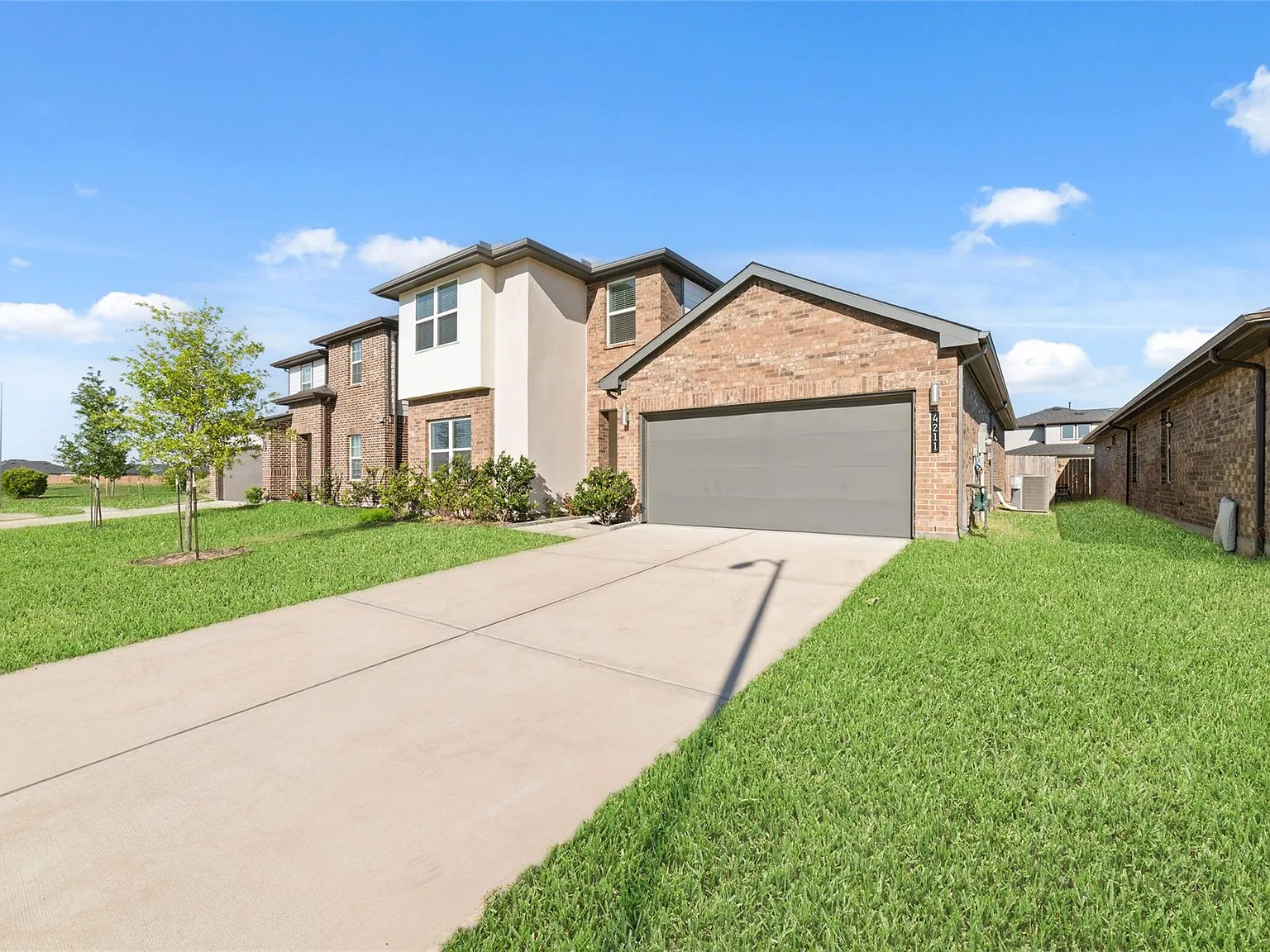4 bed, 3.0 bath, 2211 sqft, $2,650 — Photo 3