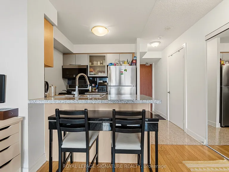 16 Harrison Garden Blvd #1609 — Photo 14