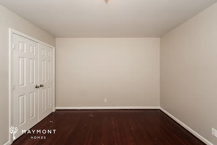 900 Glenvalley Dr — Photo 10
