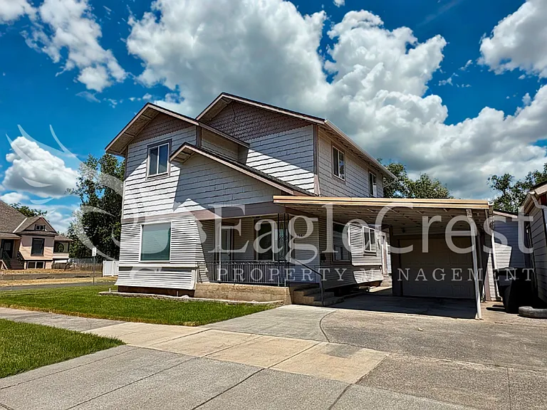 216 N Park St — Photo 4