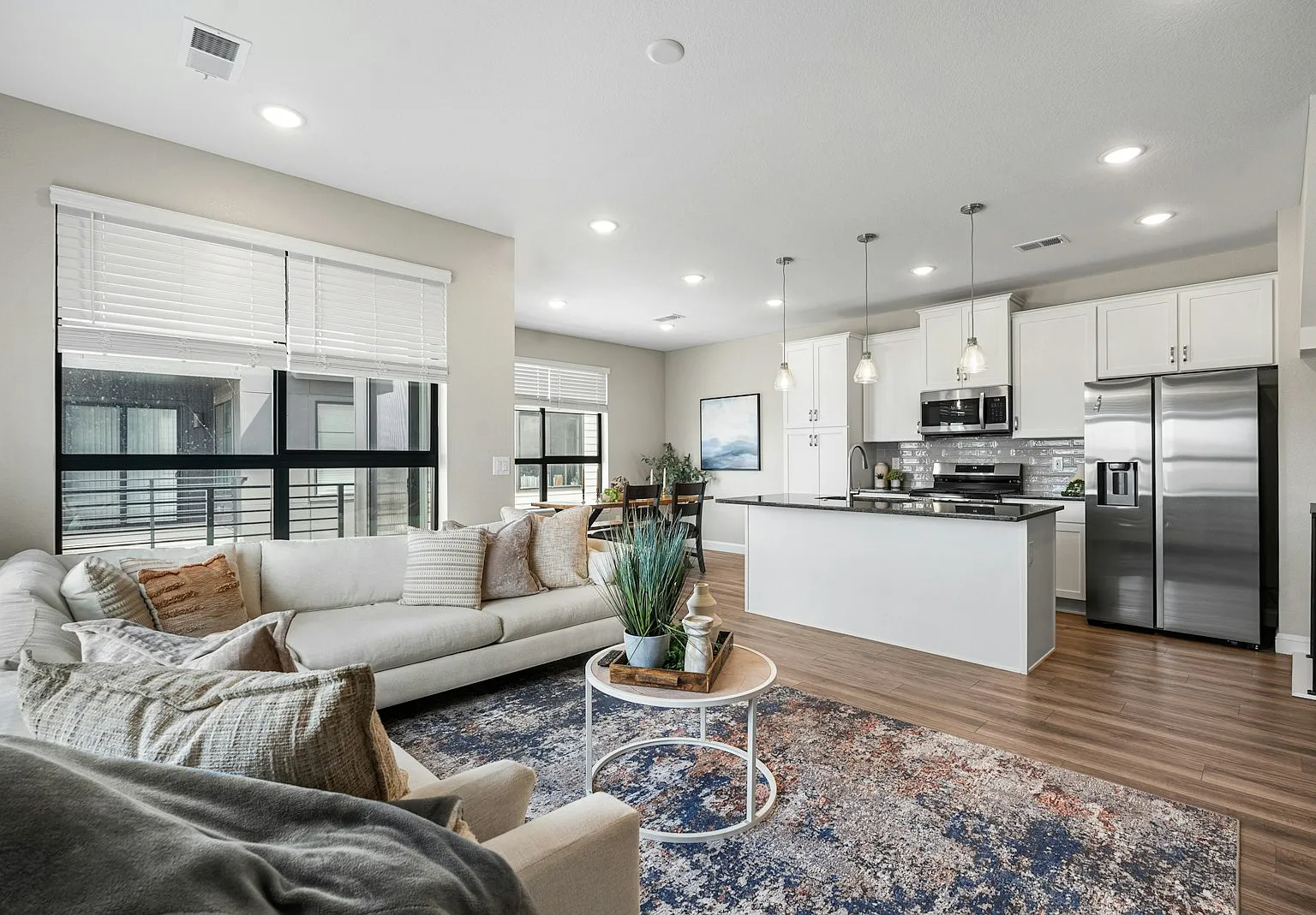 2014 South Holly Street, Unit 4 — Photo 3