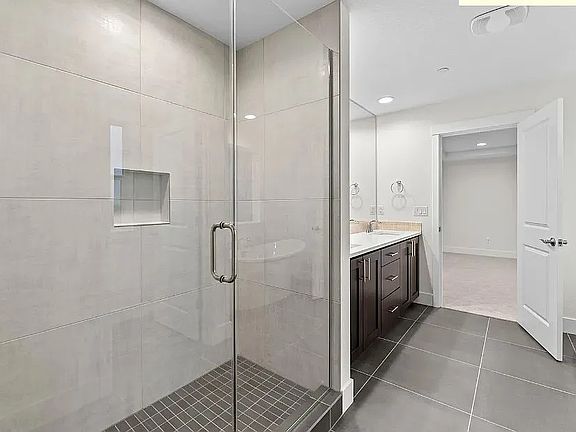 5th image of 4320 NE 185th St