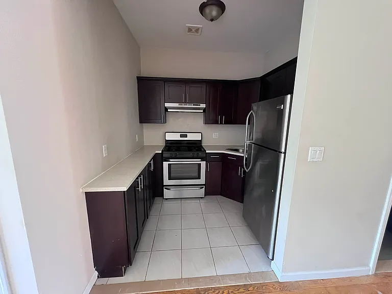 68 Buffalo Ave #3A — Photo 2