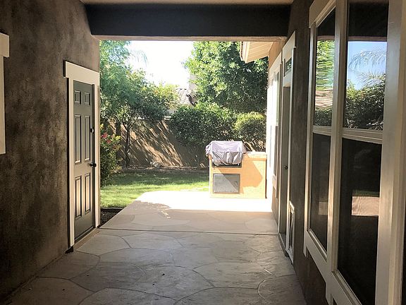 4th image of 15161 W Larkspur Dr