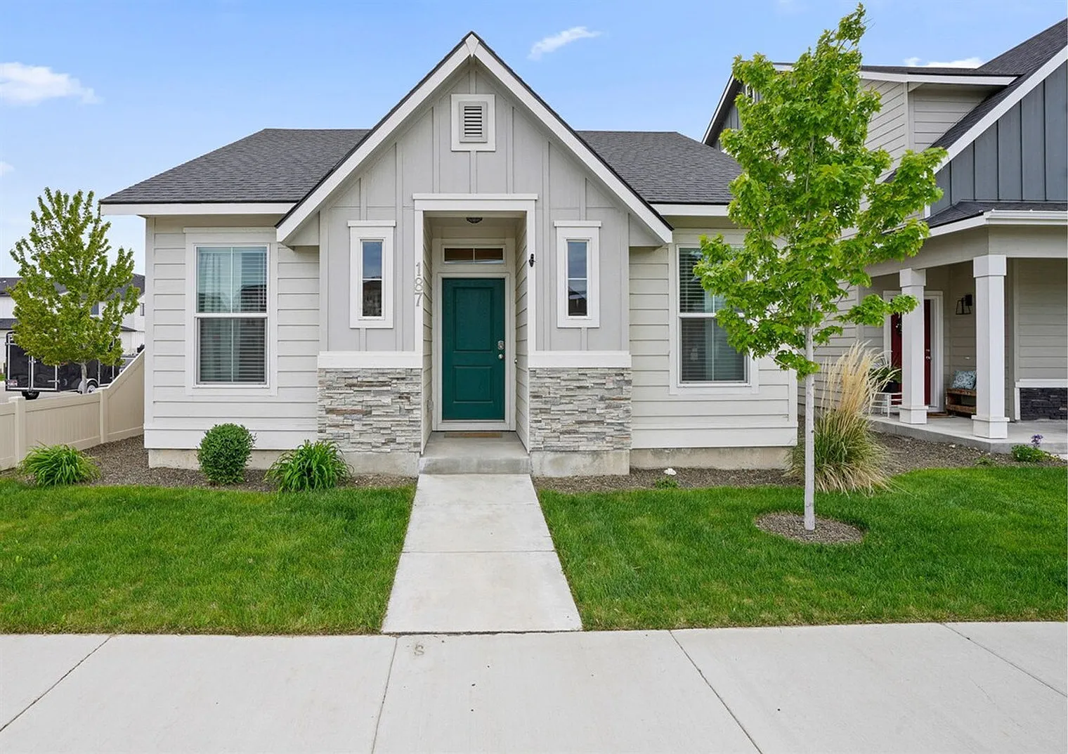 3 bed, 2.0 bath, 1399 sqft, $5,446 — Photo 3