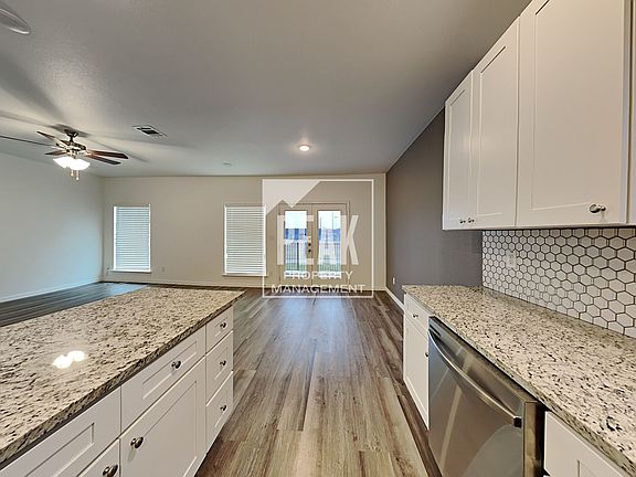 3rd image of 7336 Parkside Place Dr