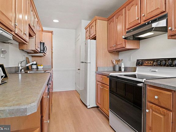 5th image of 7210 Murray Ln