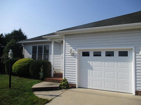 2nd image of 143 Cedar Ct