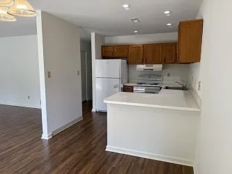 Flying Hills Apartments — Photo 19