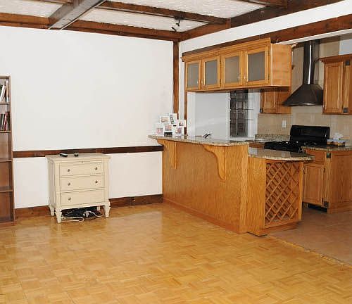 4th image of 322 W 104th St APT 1R
