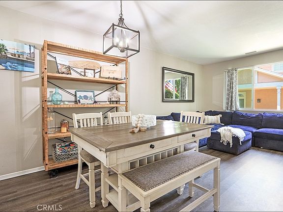 2nd image of 10 Bluff Cove Dr