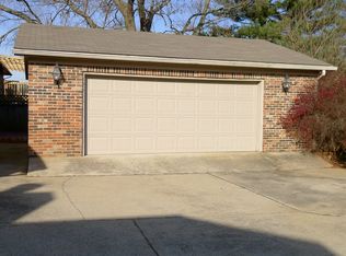 4615 Stony Brook Dr, Jeffersontown, KY 40299