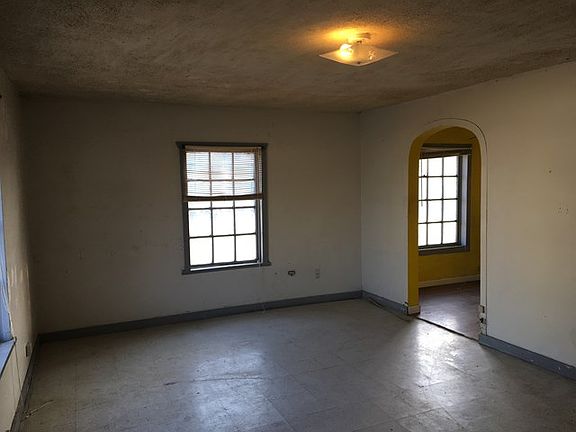 2nd image of 440 S 8th Ave
