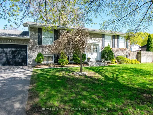 22 Shetland Cres, Saint Catharines, ON L2P 3P7
