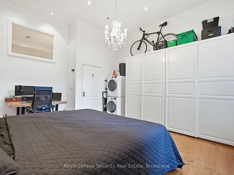 73 Richmond St W #208 — Photo 23