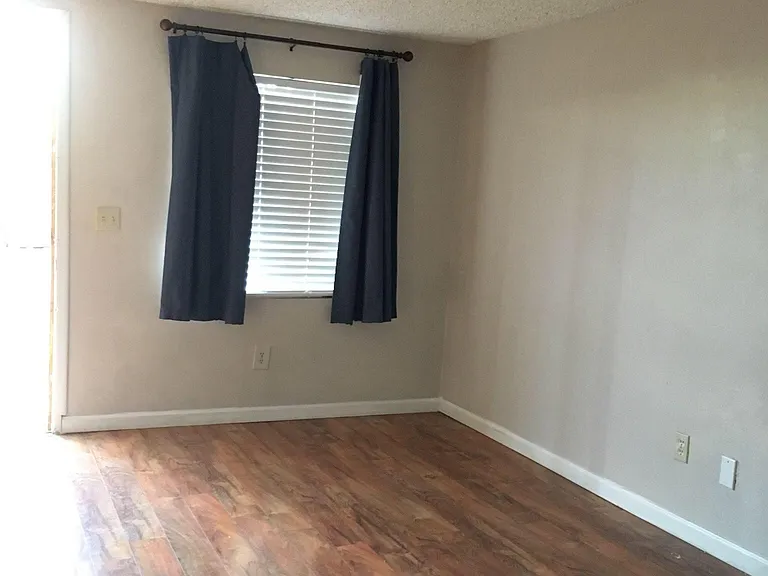 415 H St — Photo 7