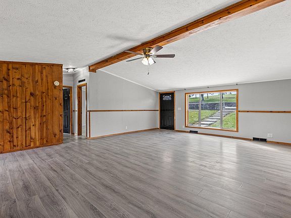 4th image of 265 Sugar Hill Ln