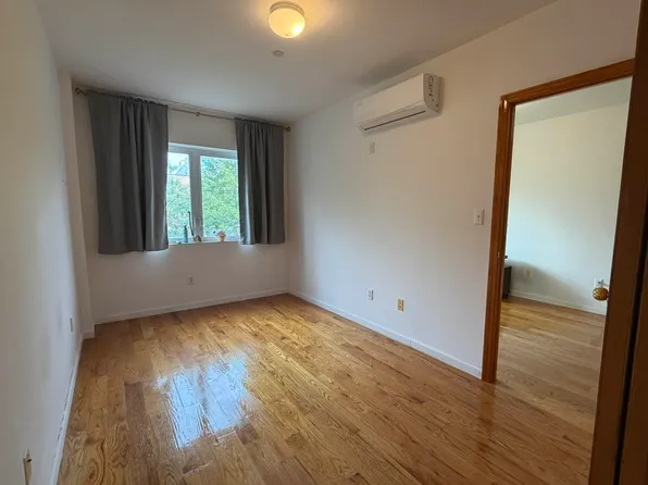 342 53rd Street image 5 of 12