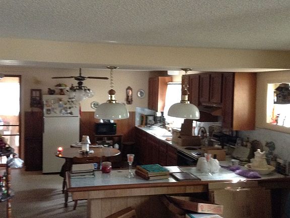 4th image of 1220 Meadow Ln