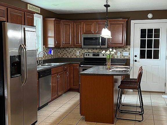 3rd image of 87 Corey Dr