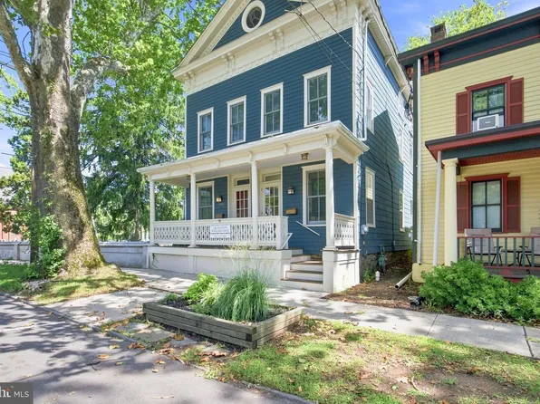 39 S Main St, Pennington, NJ 08534