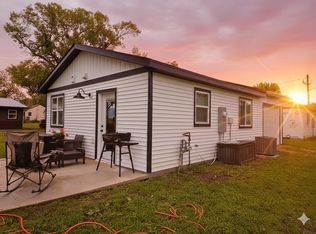 201 1/2 10th Ave SE, Pipestone, MN 56164