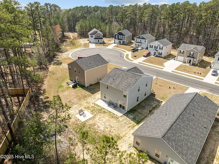 821 Conductor Ct — Photo 31