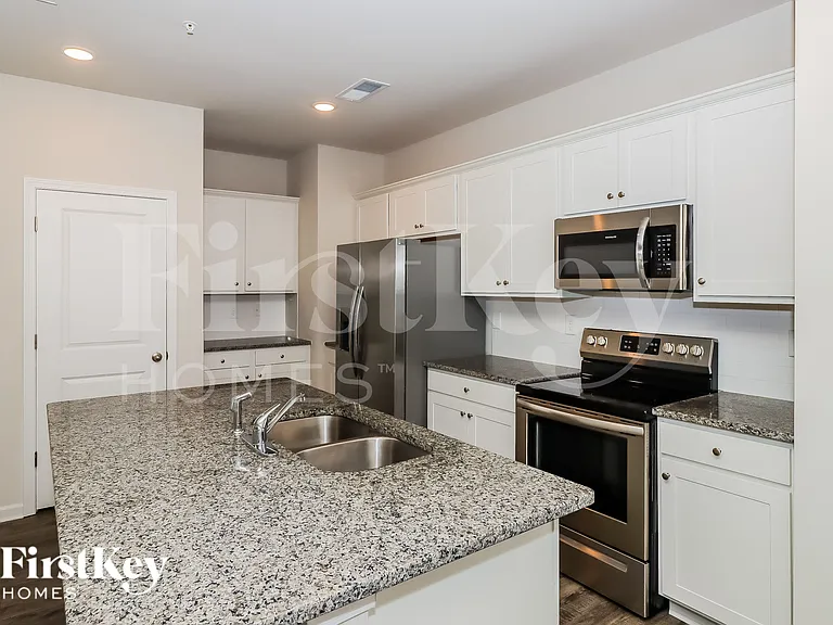 2092 Cypress Village Dr NW — Photo 6