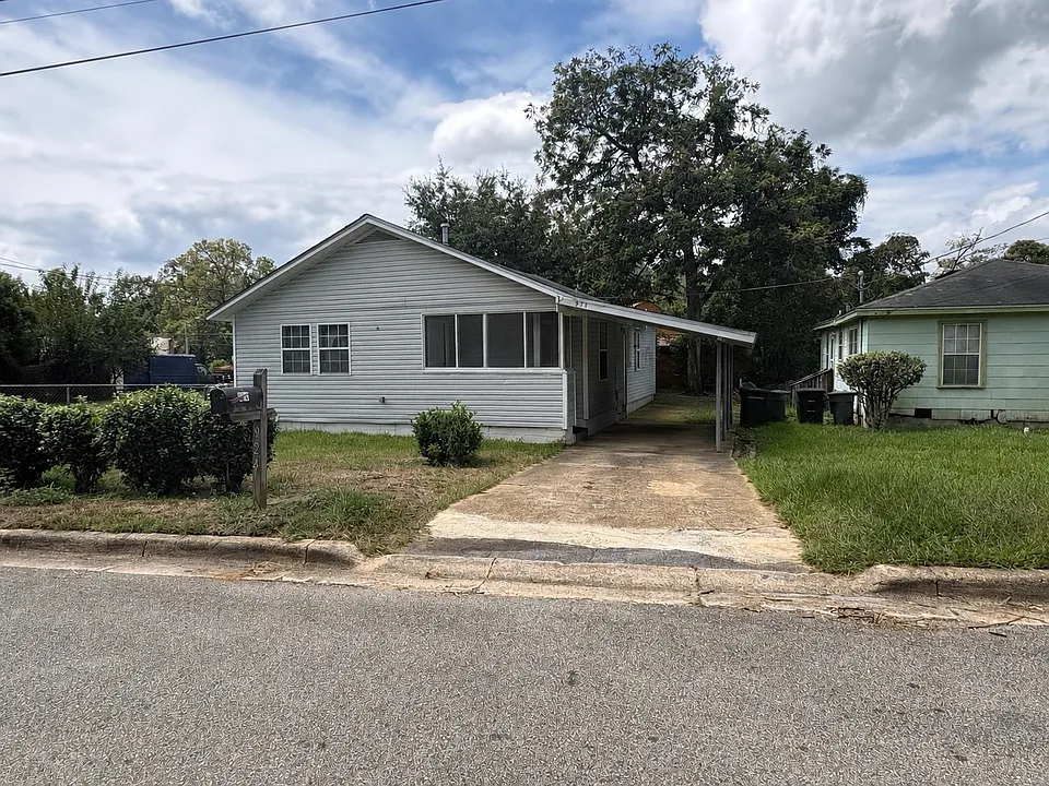 924 Reverend Doctor Ernest Ferrell St