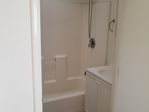 shower/tub and bathroom sink