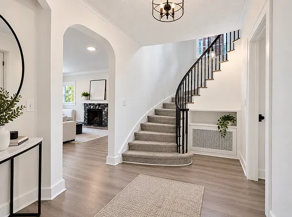 4 bed, 2.5 bath, 2440 sqft, $2,300 — Photo 2