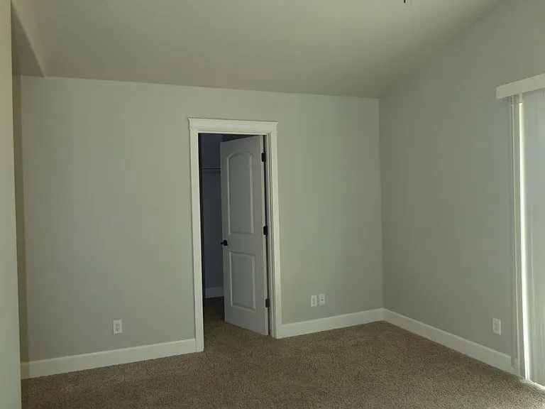 3576-3578 Fisher Ct NE — Photo 28