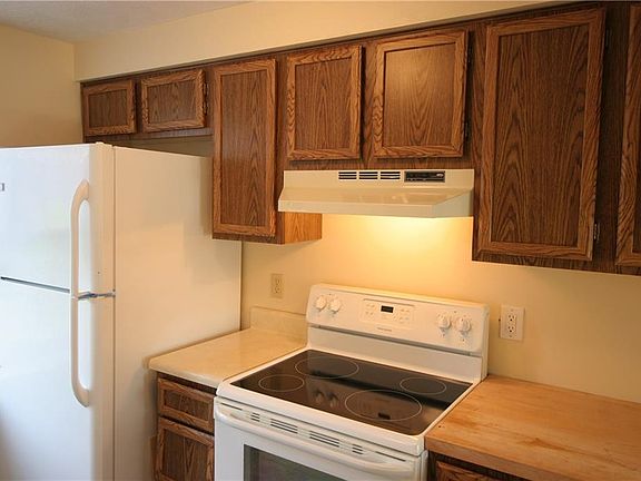 2nd image of 3238 Sherwood Dr