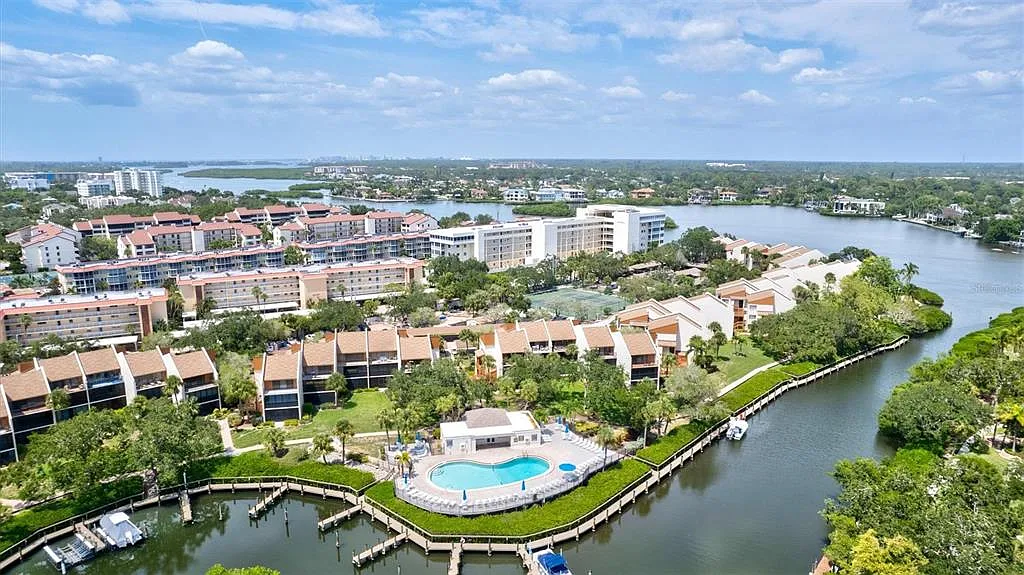 2 bed, 1.5 bath, 860 sqft, $2,950 — Photo 3