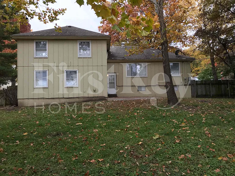 8802 W 95th Ter — Photo 25