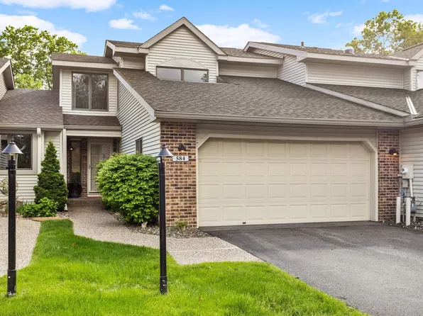 584 Deer Ridge Ln S, Maplewood, MN 55119