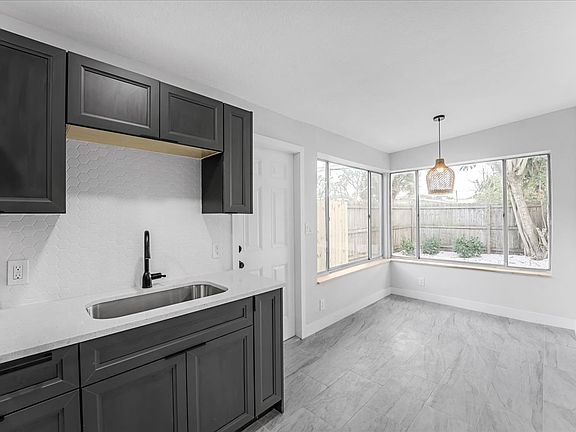 4th image of 113 Lincoln Ave #B