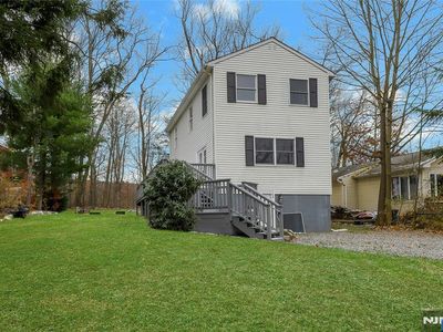 54 Race Track Dr, Hewitt, NJ, 07421