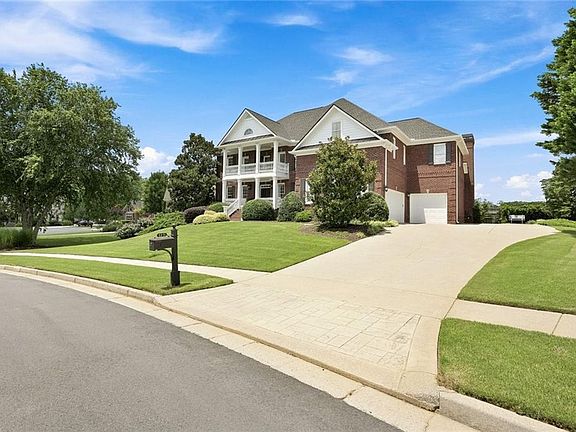 3rd image of 2271 Hunters Green Dr