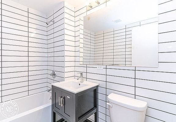 4th image of 1470 Eastern Pkwy #1B