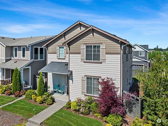 2nd image of 32984 SE Cottonwood Street