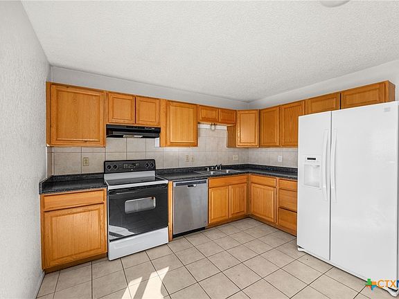 4th image of 1901 Cedarhill Dr